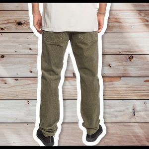 Men’s Straight Leg Jeans